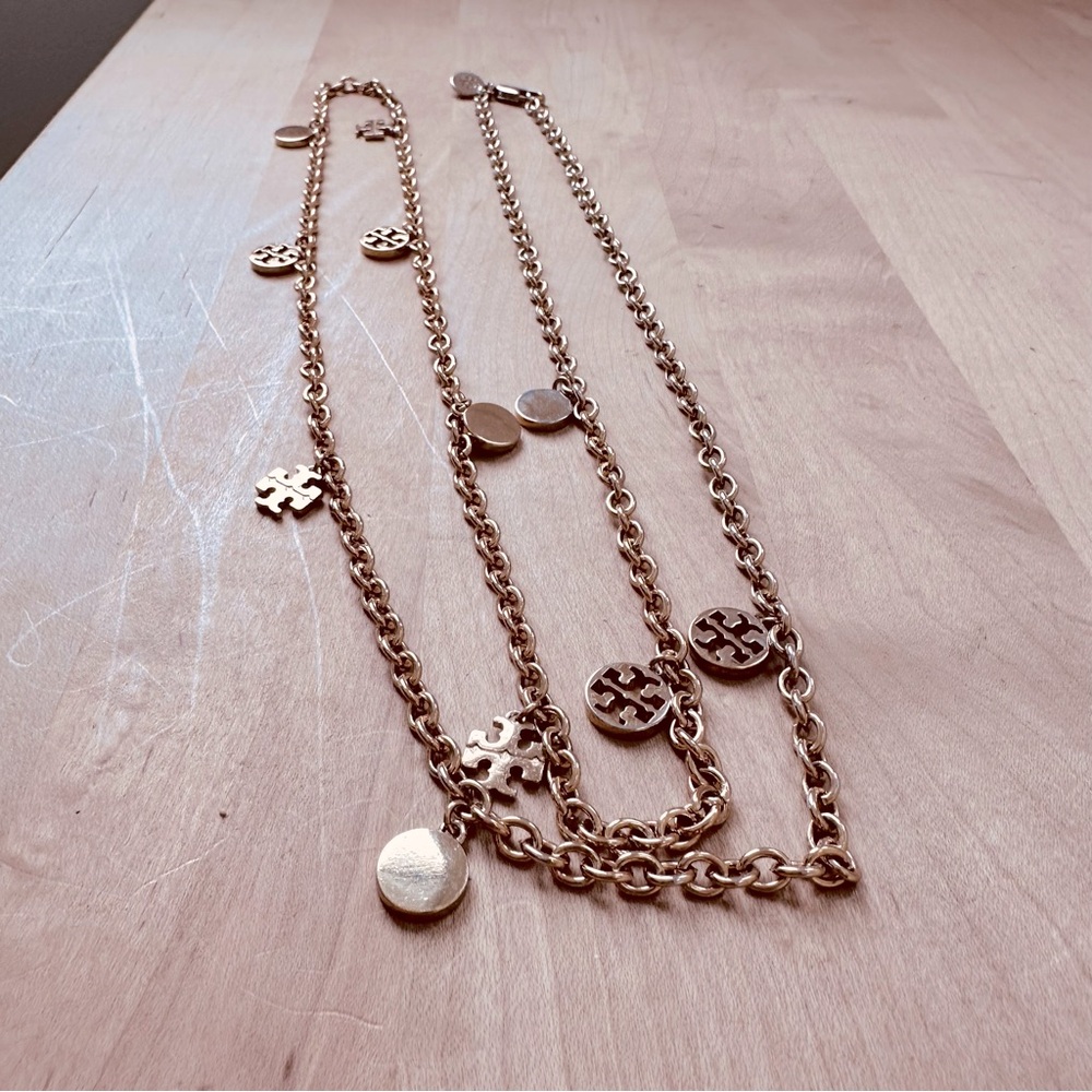 Tory Burch - Logo Charm Gold Rosary Necklace